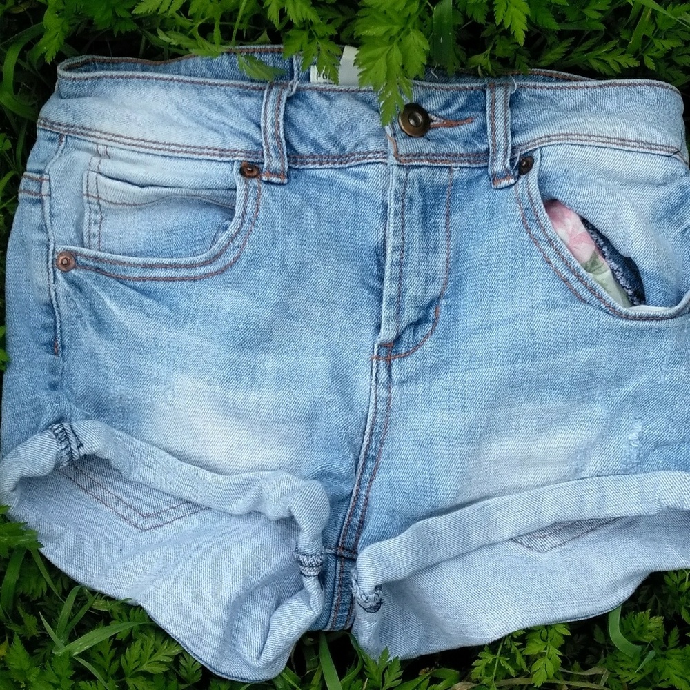 Forever 21 Blue Jean Shorts Size 26